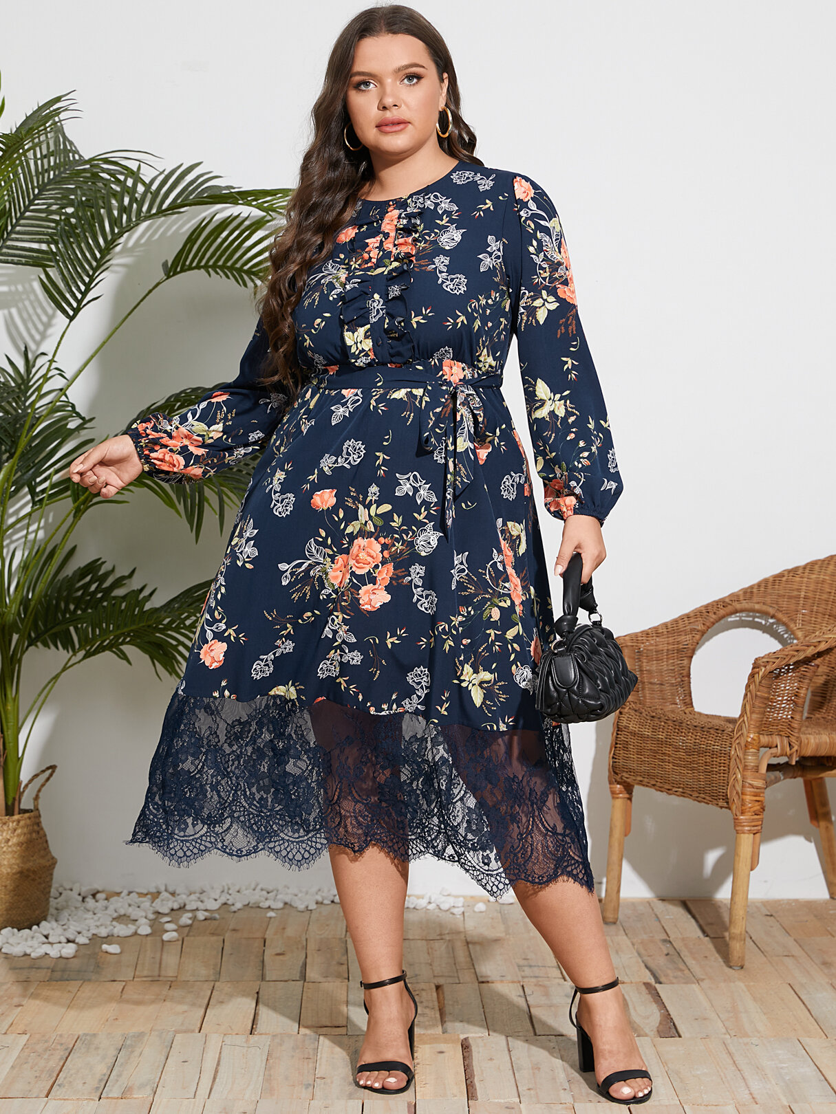 

Plus Size Floral Print Belt Design Lace Hem Dress
