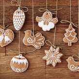 11 pezzi di decorazioni fatte a mano a forma di fiocchi di neve, biscotti e animali cartoni animati appesi all'albero di Natale