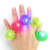 5 ADET LED yanıp sönen lastik çilek parmak yüzük süs oyuncak
