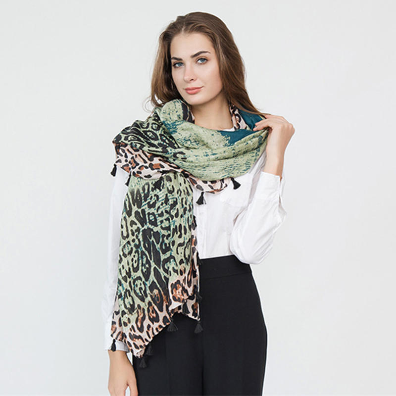 

Women Gradient Leopard Print Fashion Tassel Fringe Scarf