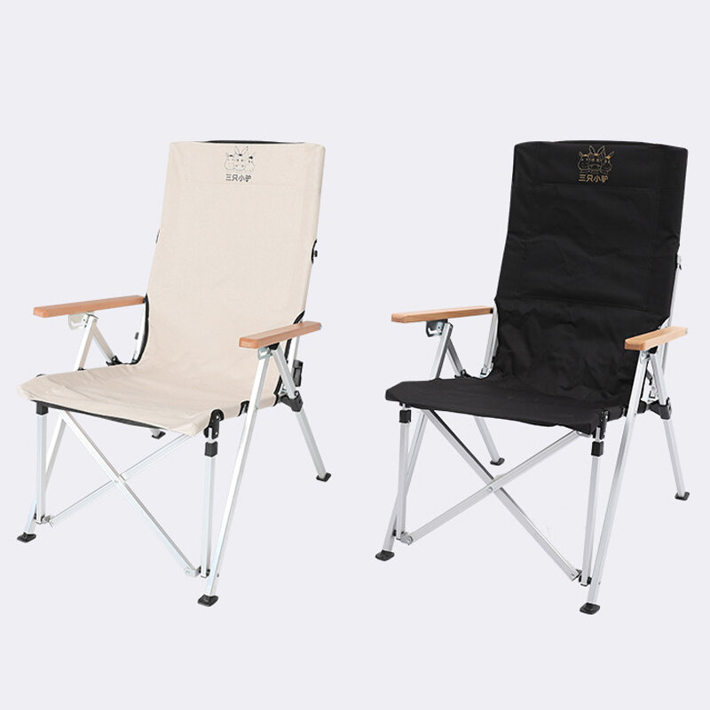 raagbare buitenligstoel met verstelbare rugleuning om te ontspannen op het strand of tijdens een picknick, gemaakt van aluminiumlegering en opvouwbaar samen met een houten armleuning.