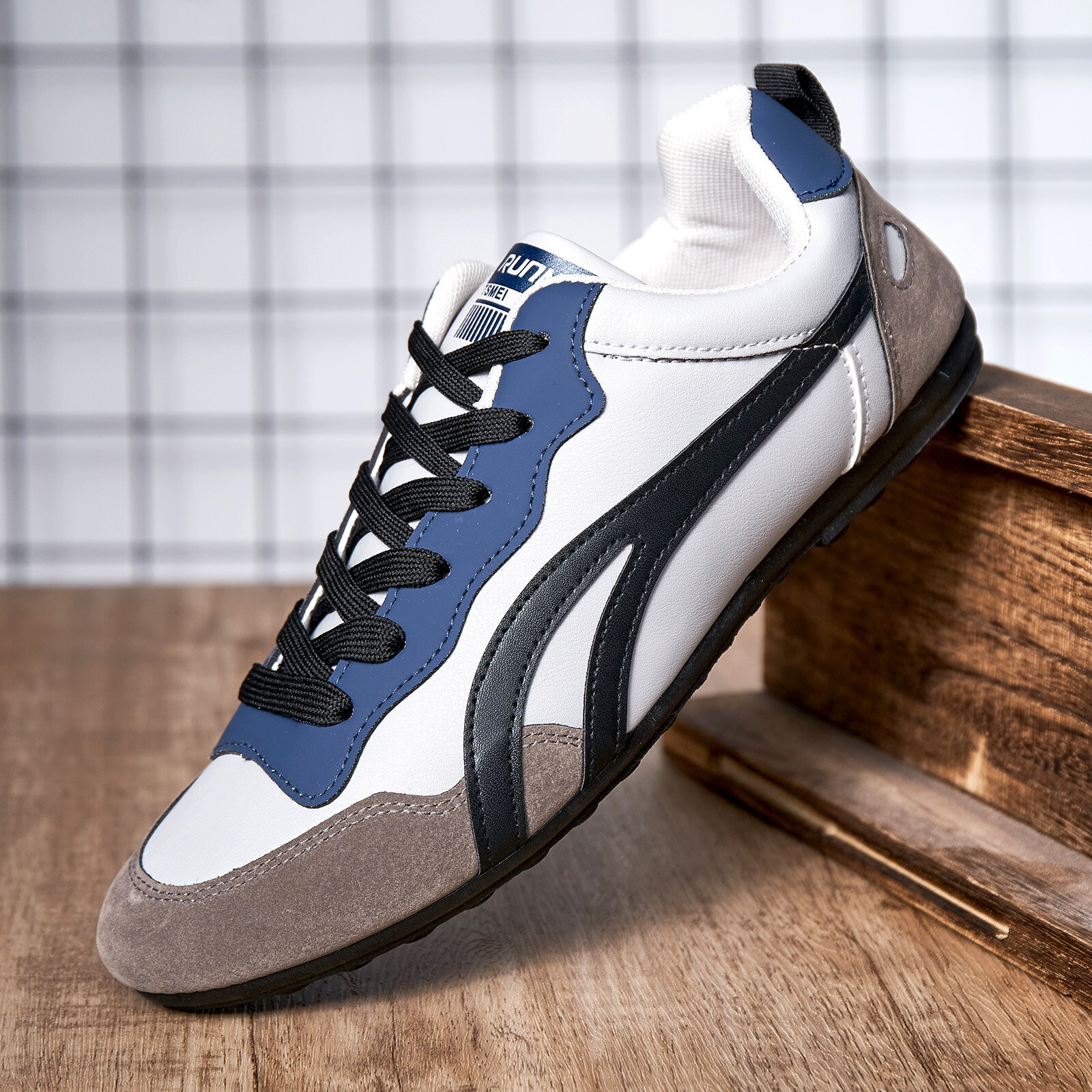 Men Faux Leather Breathable Deodorant Soft Lightweight Casual Sneakers