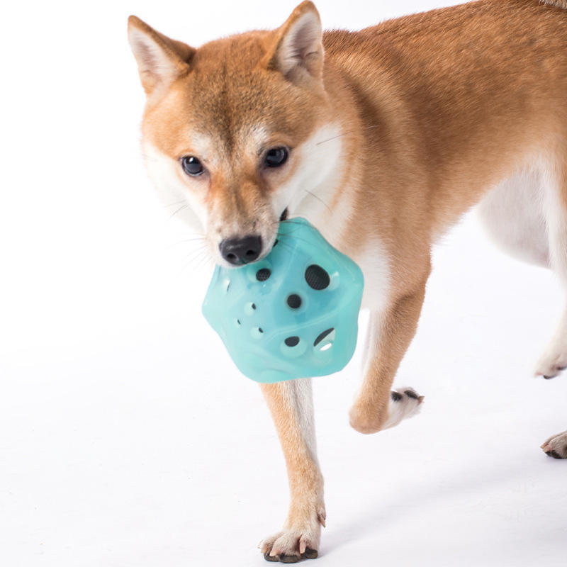 

Jordan & Judy Pet Toys Ball Пищевой TPR Водонепроницаемы Кот Собака Вращающийся шар Fun Ball