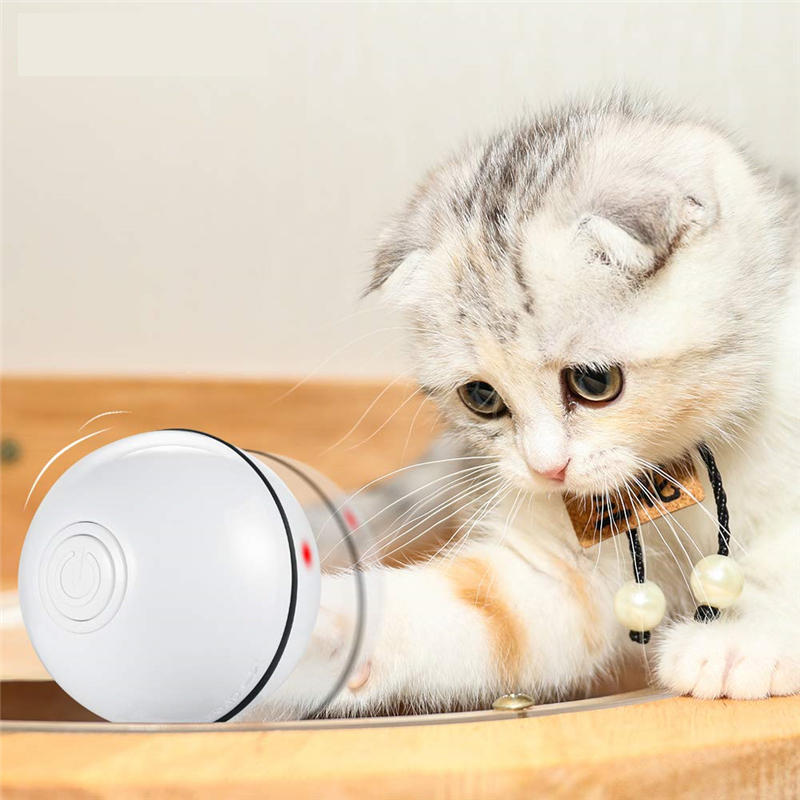 Smart Interactive Pet Toys LED-lichtgevende bal USB Opladen Smart Cat Toy Automatische 360 graden ze